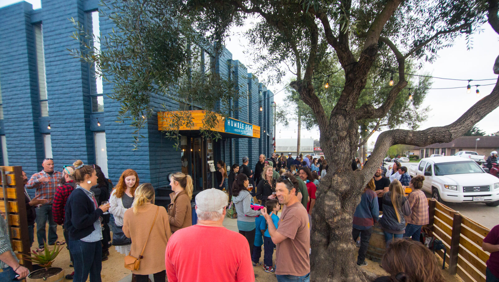Taproom Yard Saturday
